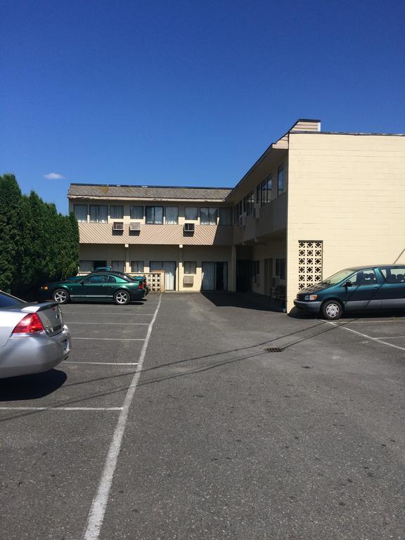 Spring Villa Hotel Harrison Hot Springs Exterior photo