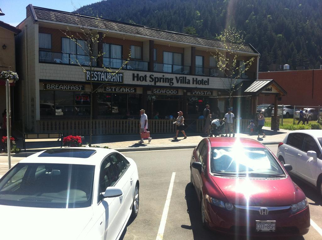 Spring Villa Hotel Harrison Hot Springs Exterior photo