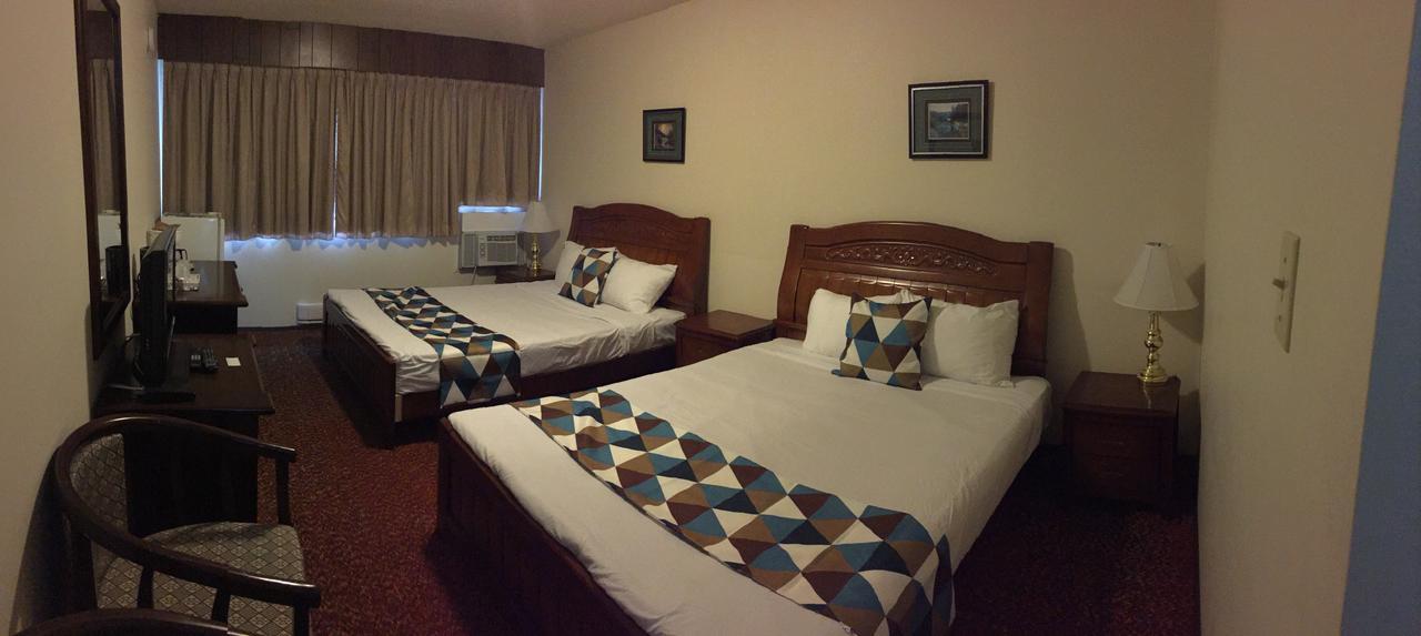 Spring Villa Hotel Harrison Hot Springs Exterior photo