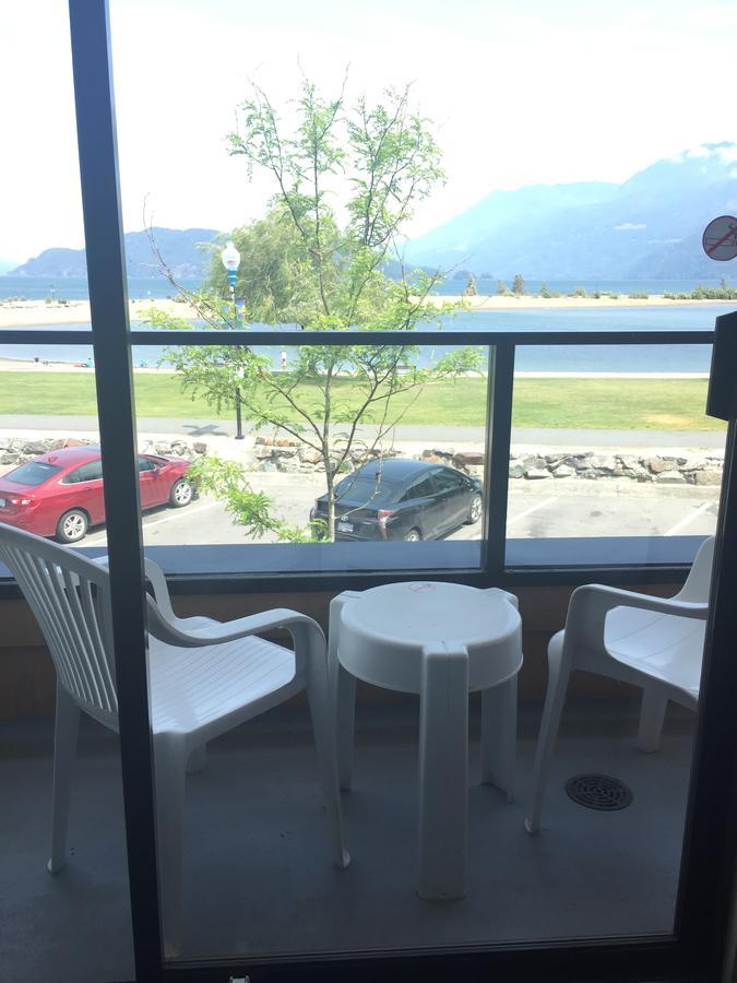 Spring Villa Hotel Harrison Hot Springs Exterior photo