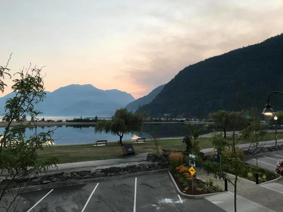 Spring Villa Hotel Harrison Hot Springs Exterior photo